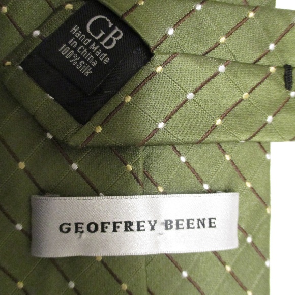 SILK TIE - NWOT - Picture 3 of 3